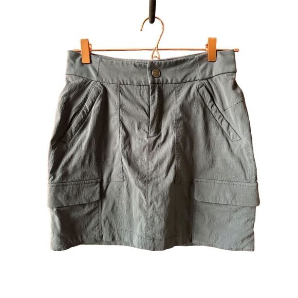 Athleta Dresses & Skirts - Athleta Women's Trekkie Cargo Skort Size 6 Gray Short Versatile Multiple Pockets